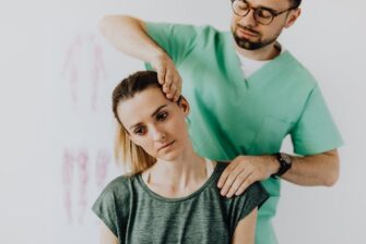 How a Car Accident Chiropractor Can Help You Recover from a Neck Injury